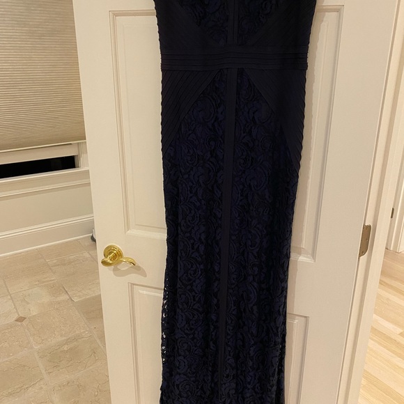 Todashi Shoji long lace dress! Perfect for a wedding! Work 2x. - Picture 2 of 7